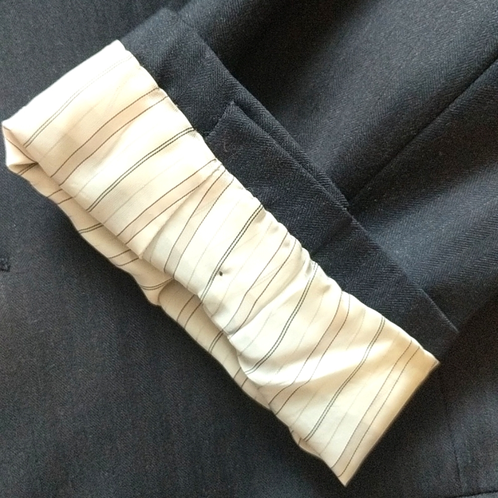 Men's Blazer - Picture 7 of 9